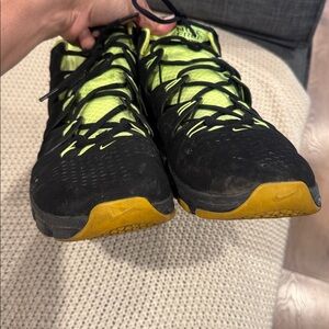 Nike FEEE TRAINER 7.0 MENS 14Black and Neon green Sneakers